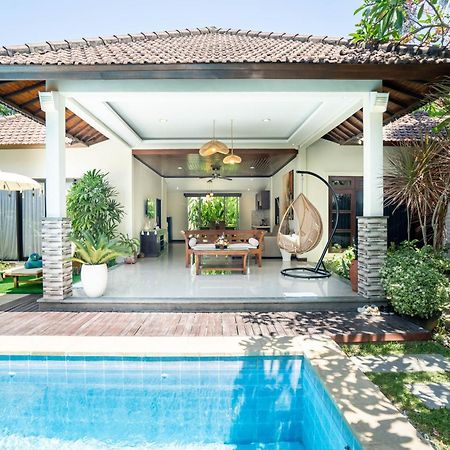 Gracia Bali Villas & Apartment Seminyak Esterno foto