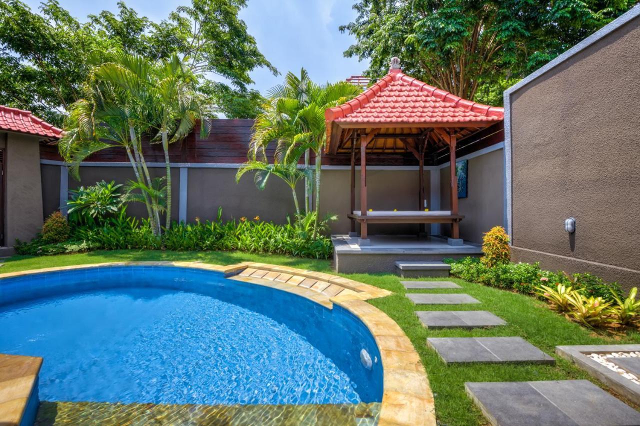Gracia Bali Villas & Apartment Seminyak Esterno foto