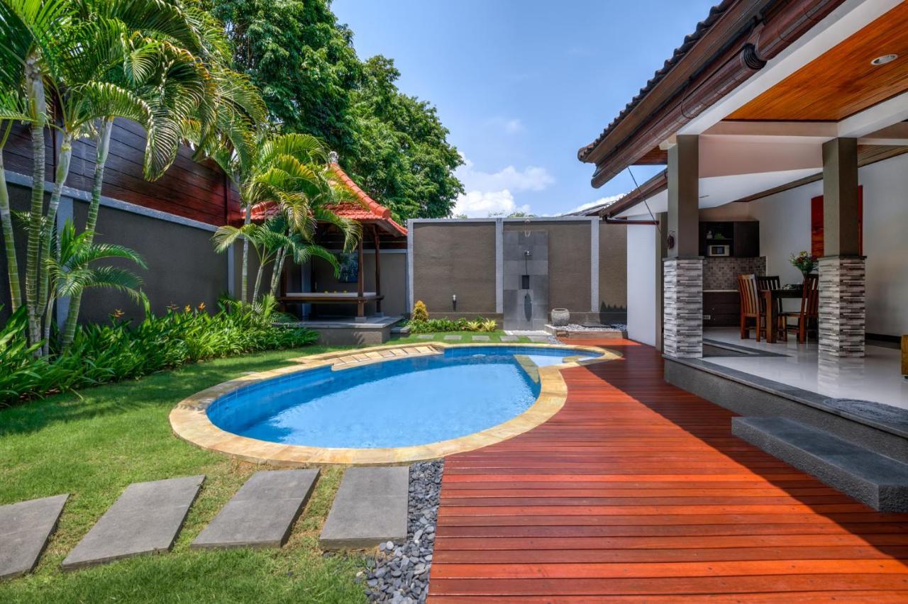 Gracia Bali Villas & Apartment Seminyak Esterno foto