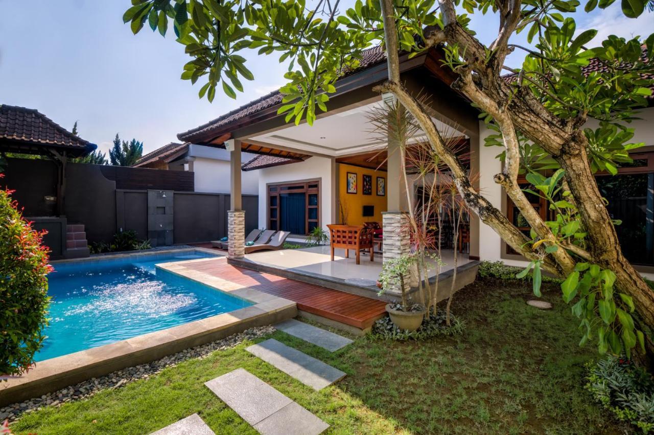 Gracia Bali Villas & Apartment Seminyak Esterno foto